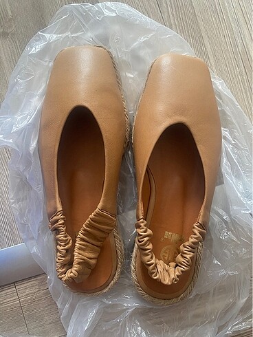 Elle shoes