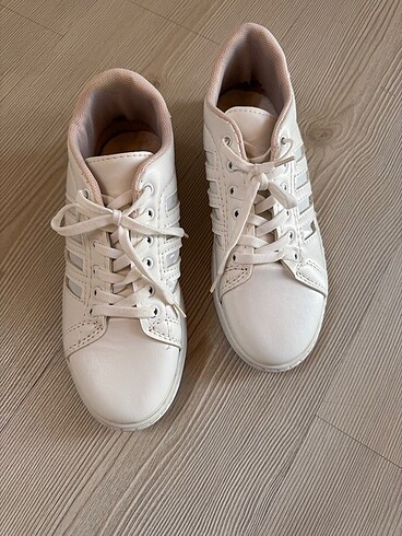 Beyaz Sneaker