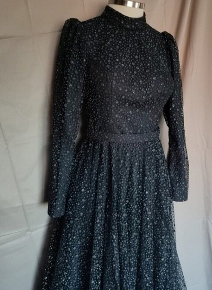 Uzun Siyah Vintage Gotik Kadın Elbise - Görsel 4