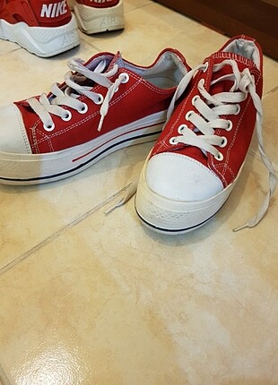 Yüksek topuk converse