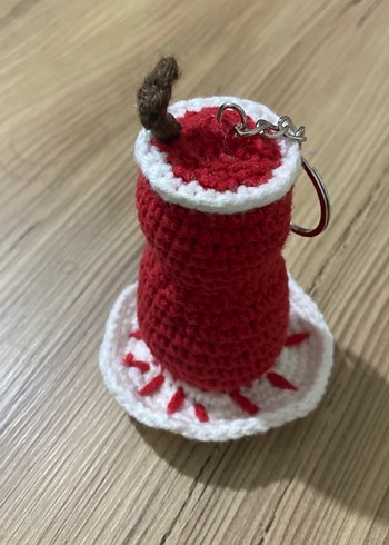 Kırmızı Örgü Kadın Anahtarlık - Görsel 2