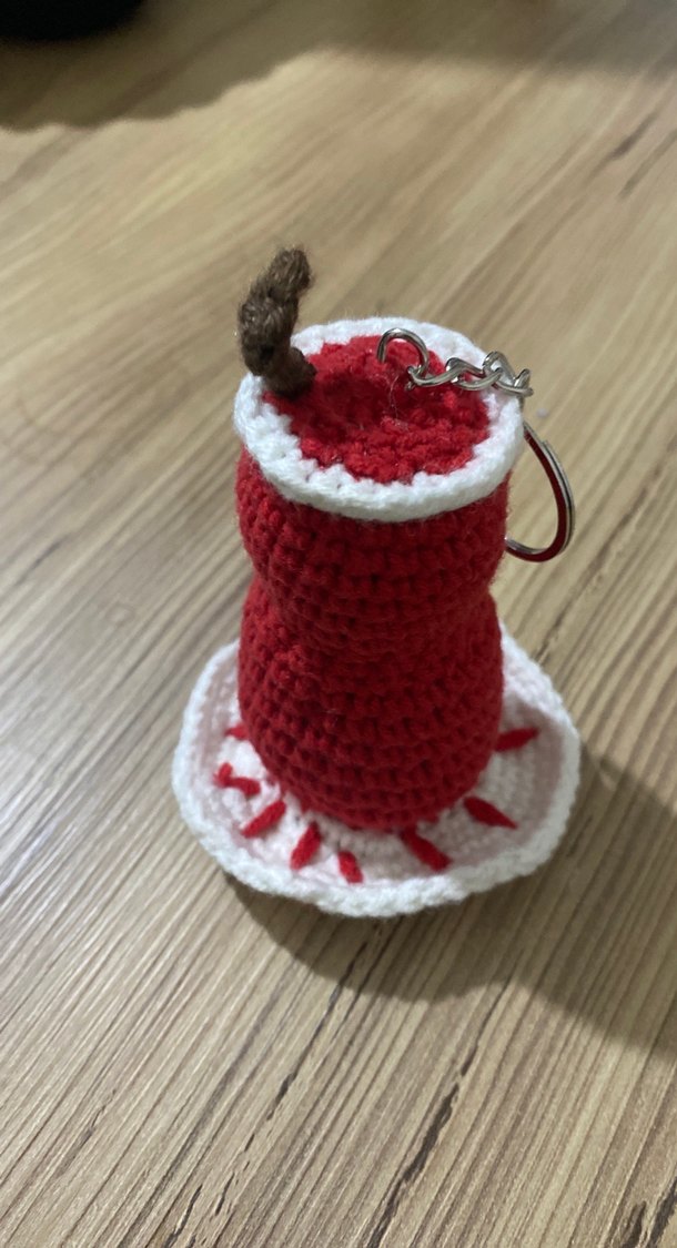 Kırmızı Örgü Kadın Anahtarlık - Görsel 2