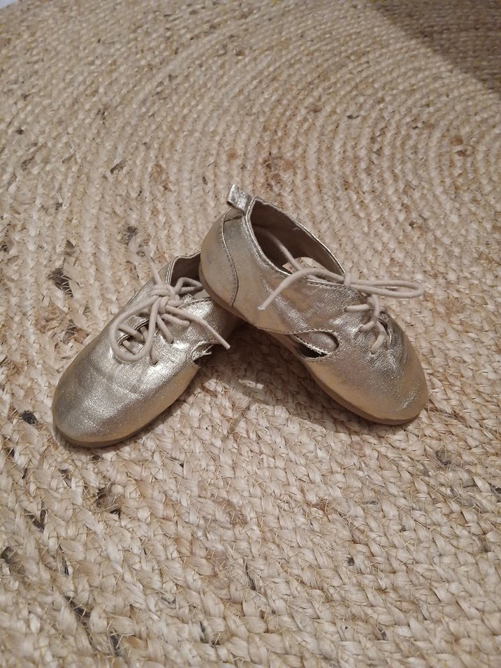 Zara Kız Bebek Altın Renk Deri Bağcıklı Babet - Görsel 5