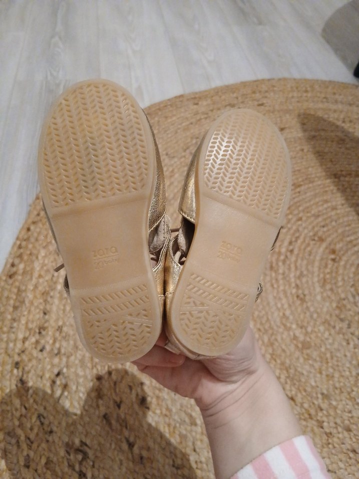 Zara Kız Bebek Altın Renk Deri Bağcıklı Babet - Görsel 3