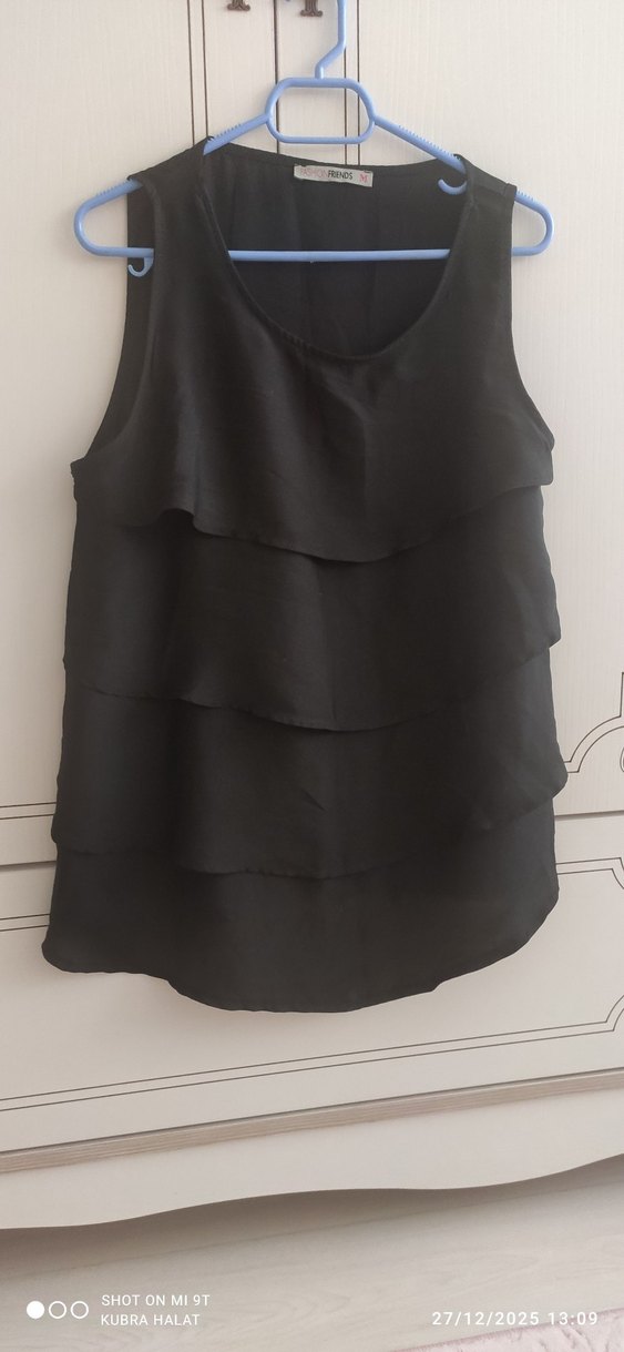 Siyah Kolsuz Fırfırlı Keten Bluz - Görsel 2