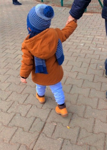 Kahverengi Kapüşonlu Erkek Çocuk Kaban - Görsel 2