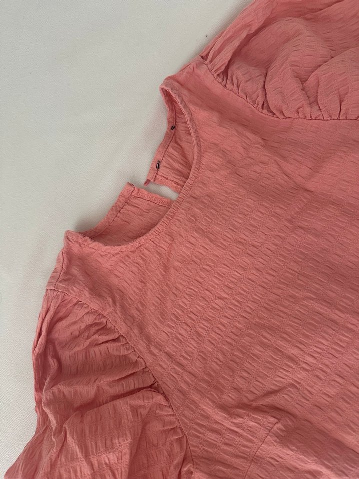 Pembe Fırfırlı Kısa Kollu Keten Bluz - Görsel 3
