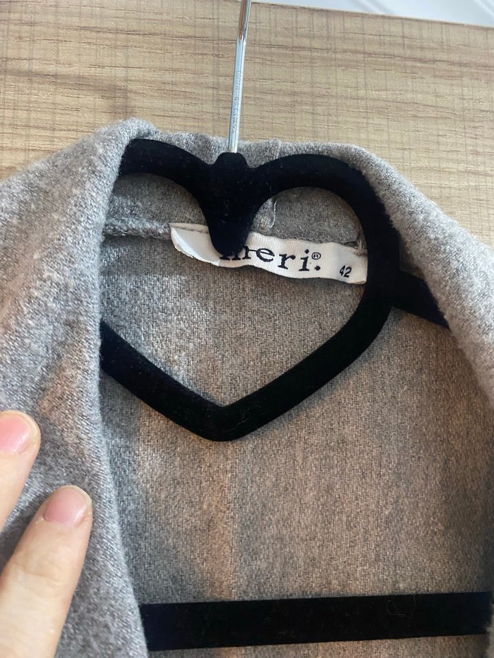 Uzun Kesim Dökümlü Kadın Kaban - Görsel 4