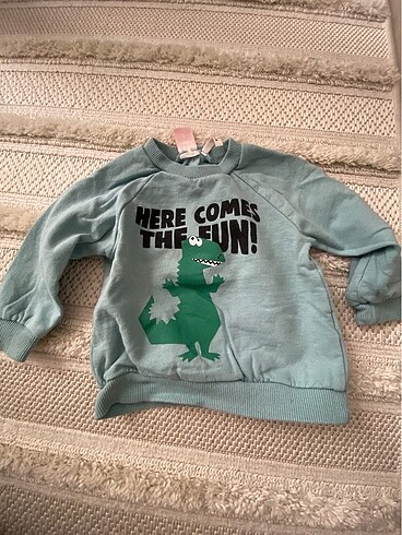 Sweatshirt