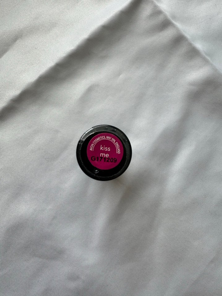 Avon Color Trend Kalpli Ruj - Kiss me - Görsel 4