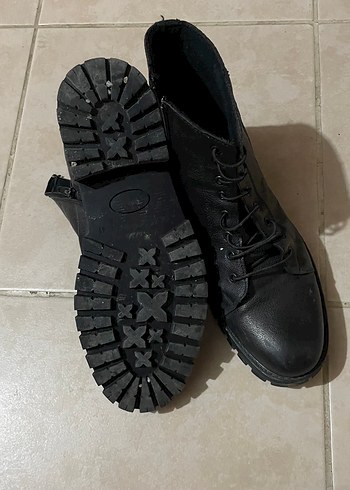 Siyah Deri Bağcıklı Bot - Görsel 5