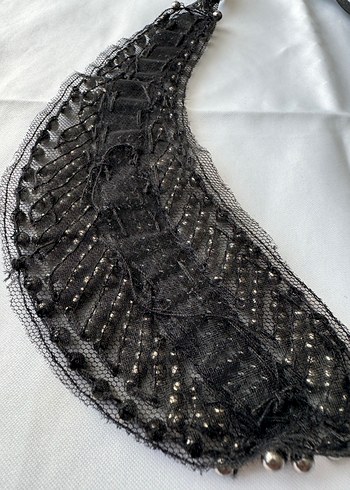 Nakışlı Siyah Boncuklu Yaka - Görsel 3