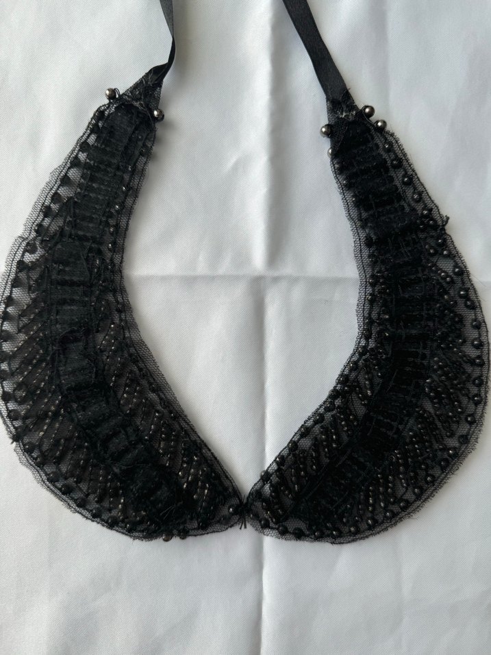 Nakışlı Siyah Boncuklu Yaka - Görsel 2