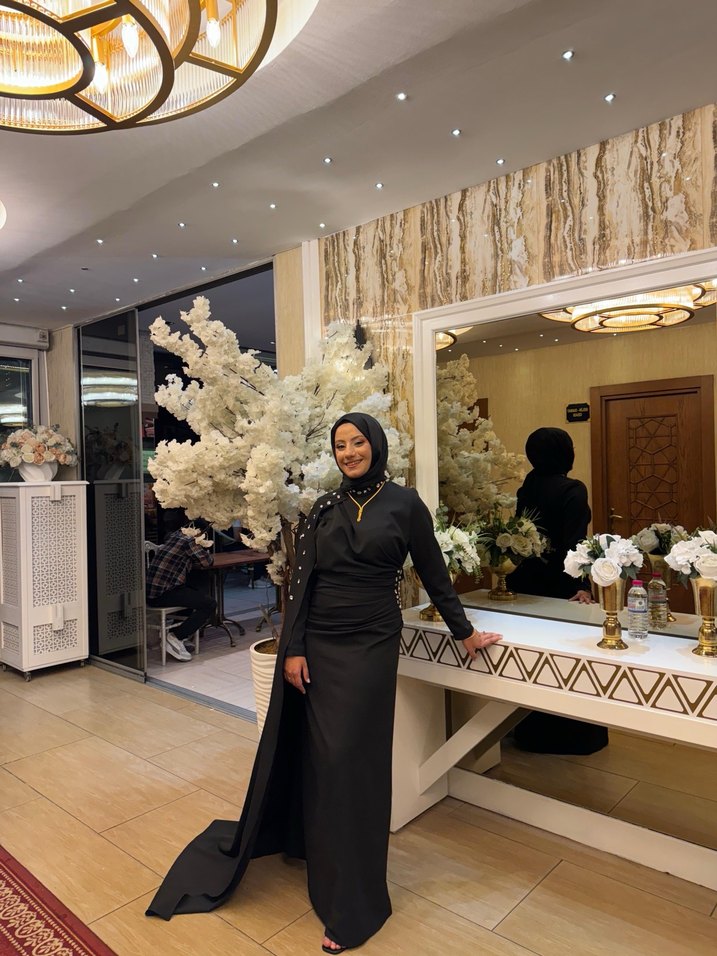 Uzun Siyah Gotik Dökümlü Kadın Abiye - Görsel 2