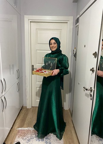 Uzun Kollu Yeşil Drapeli Abiye Elbise - Görsel 2