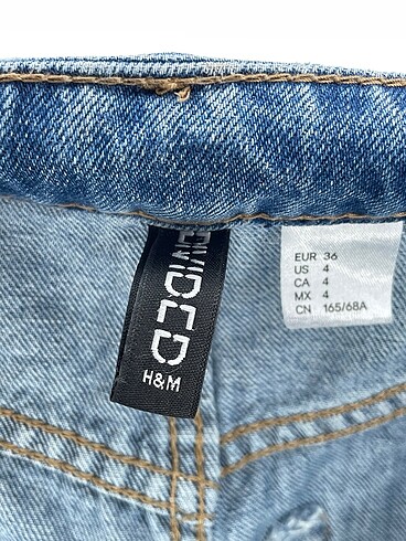 36 Beden mavi Renk H&M Mini Şort %70 İndirimli.