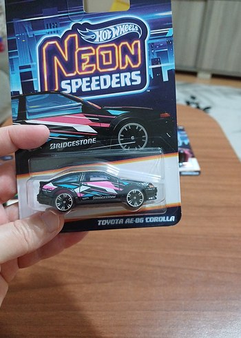 Renkli Neon Speeders Oyuncak Araba Seti - Görsel 7
