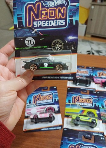Renkli Neon Speeders Oyuncak Araba Seti - Görsel 2