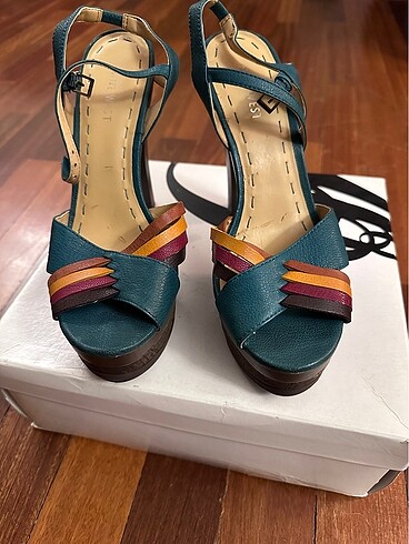 38 Beden Nine West topuklu sandalet