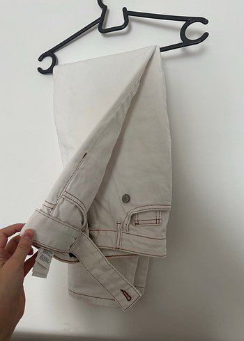Beyaz Düğmeli Kadın kot pantolon