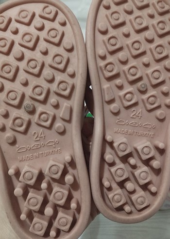 24 Beden Kız Çocuk Pembe Sandalet