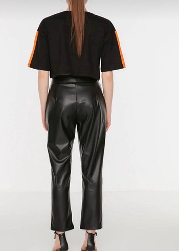Trendyolmilla Siyah Deri Kemerli Pantolon - Görsel 2