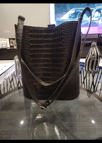 Siyah Yılan Desenli Deri Kadın Çanta - Görsel 4