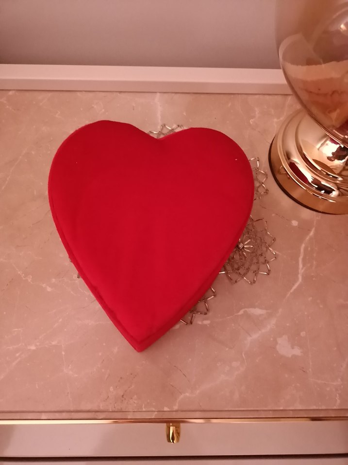 Kırmızı Kalp Şekilli hediyelik kutu - Görsel 2