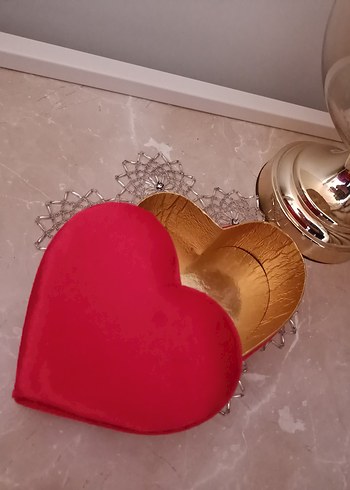 Altın renkli kalp şeklinde hediyelik kutu - Görsel 2