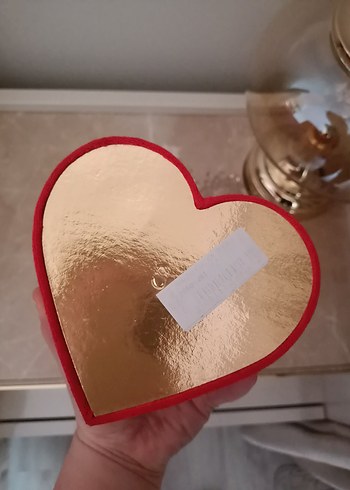 Altın renkli kalp şeklinde hediyelik kutu - Görsel 4