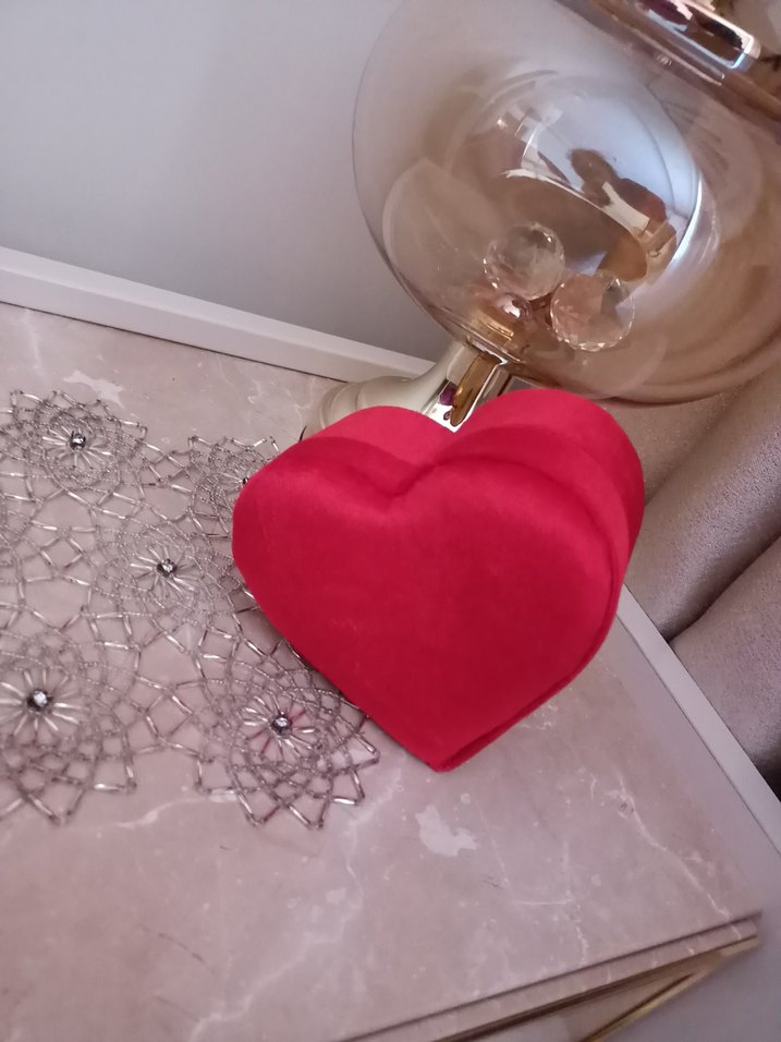 Altın renkli kalp şeklinde hediyelik kutu - Görsel 5