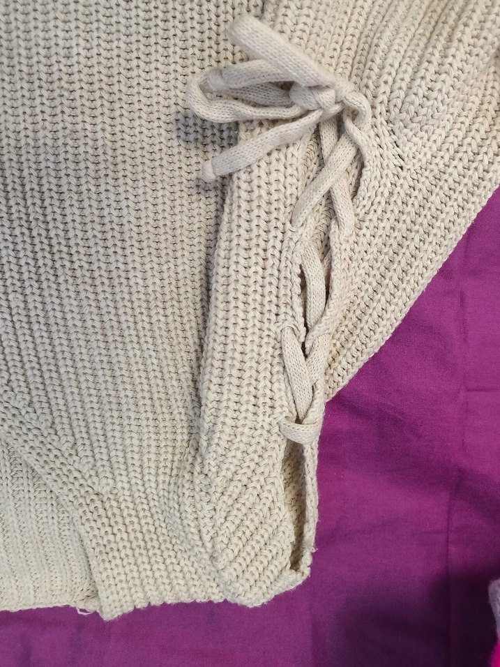 Bej V Yaka Örgü Kadın Kazak - Görsel 4