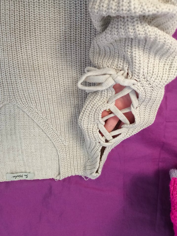 Bej V Yaka Örgü Kadın Kazak - Görsel 3