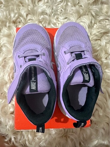 27 Beden mor Renk Nike spor ayakkabı