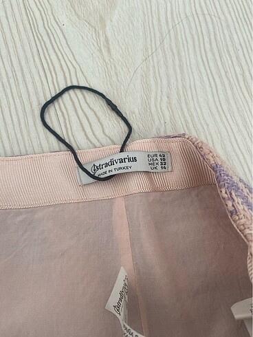 42 Beden Stradivarius etek