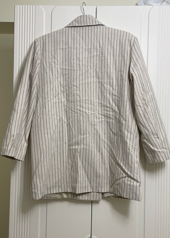 Düğmeli Beyaz Çizgili Kadın Blazer - Görsel 4