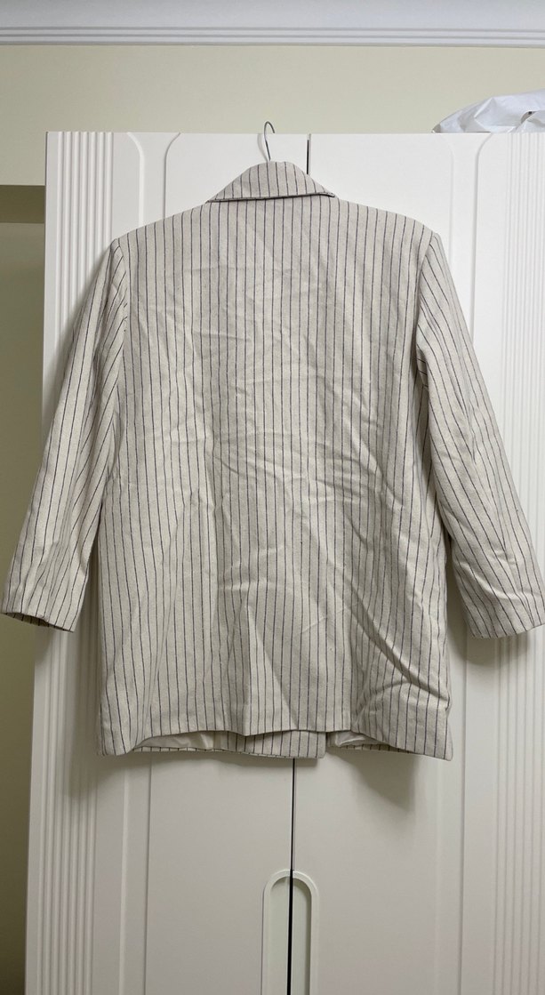Düğmeli Beyaz Çizgili Kadın Blazer - Görsel 4