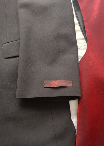 Klasik Kesim Bordo Yelekli Takım Elbise - Görsel 4