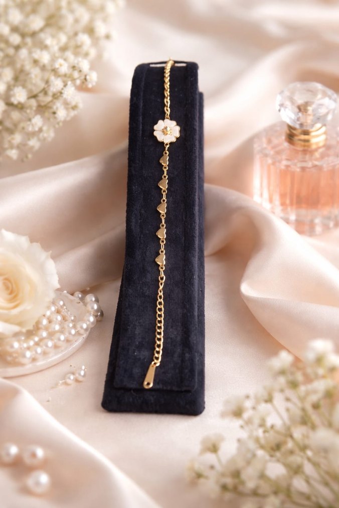 İnce Zincirli Altın Renkli Kadın Bileklik - Görsel 3