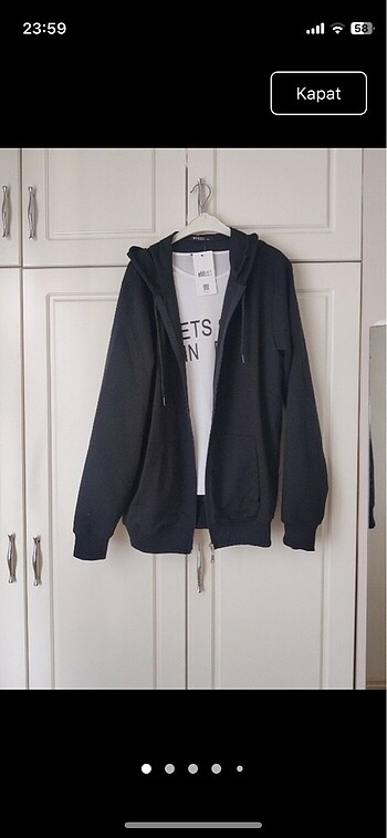 Sweatshirt