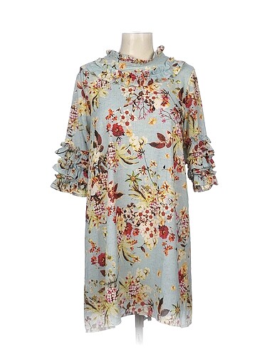 PreLoved Kısa Elbise %70 İndirimli.