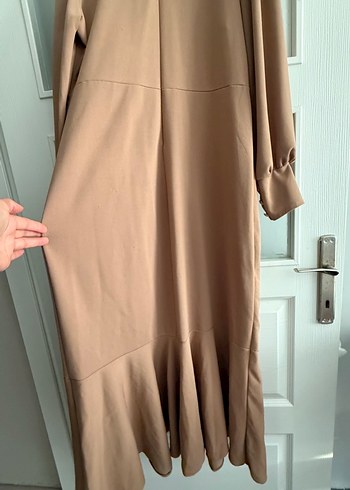 Bej Uzun Kollu Düğmeli Uzun Elbise - Görsel 4