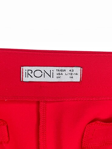 42 Beden kırmızı Renk PreLoved Kumaş Pantolon %70 İndirimli.
