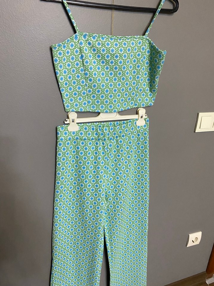 Koton XS pantolon ve askılı crop - Görsel 2