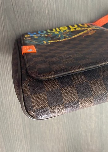 Louis Vuitton Desenli Askılı Çanta - Görsel 4