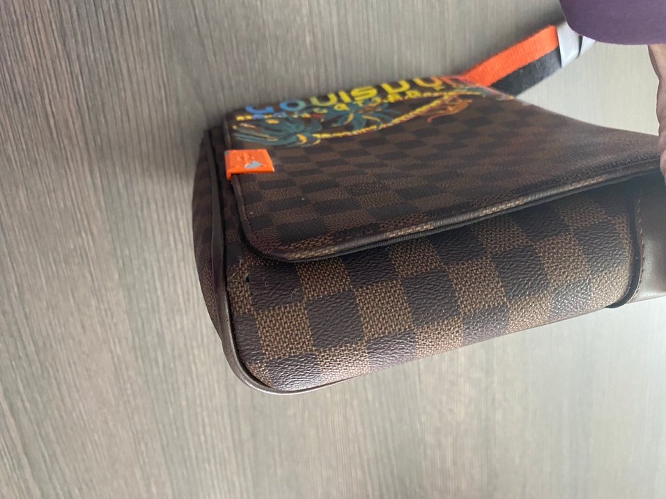 Louis Vuitton Desenli Askılı Çanta - Görsel 4