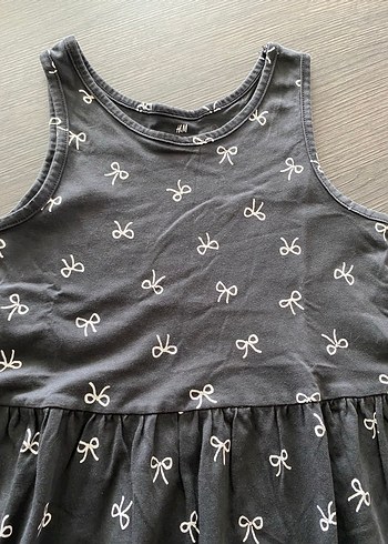 H&M 8-10 yaş Fiyonk Desenli Siyah Elbise - Görsel 2