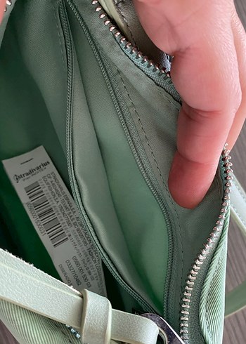 Stradivarius kol çantası sıfır - Görsel 4