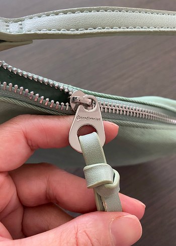 Stradivarius kol çantası sıfır - Görsel 3