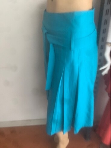 Etek cepli kemeri takılı